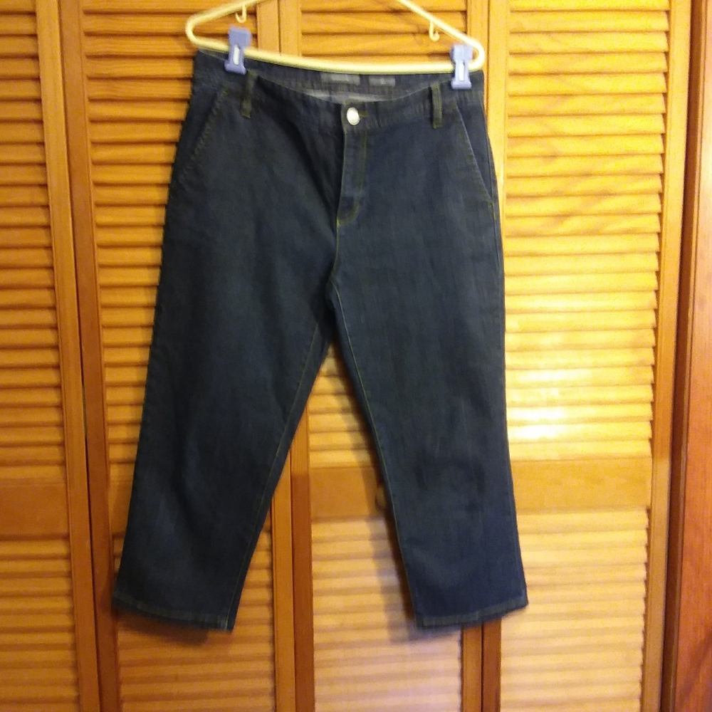 Liz Claiborne Women's Crop Jeans.